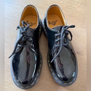 NEW! Dr. Martens Women’s Black Patent Lace-Up Oxford Flats with Yellow Stitching